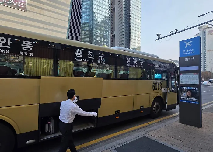 건대역5분 성수 감성숙소 5 Min Walk To Konkok Univ Station # 6-minute Walk To Airport Limousine # Seongsu Cafe Street Walking Tour Hotspots & Pop-up Stores #seoul Forest # Thukseom River Park #kspo # Coex #gangnam * ソウル特別市
